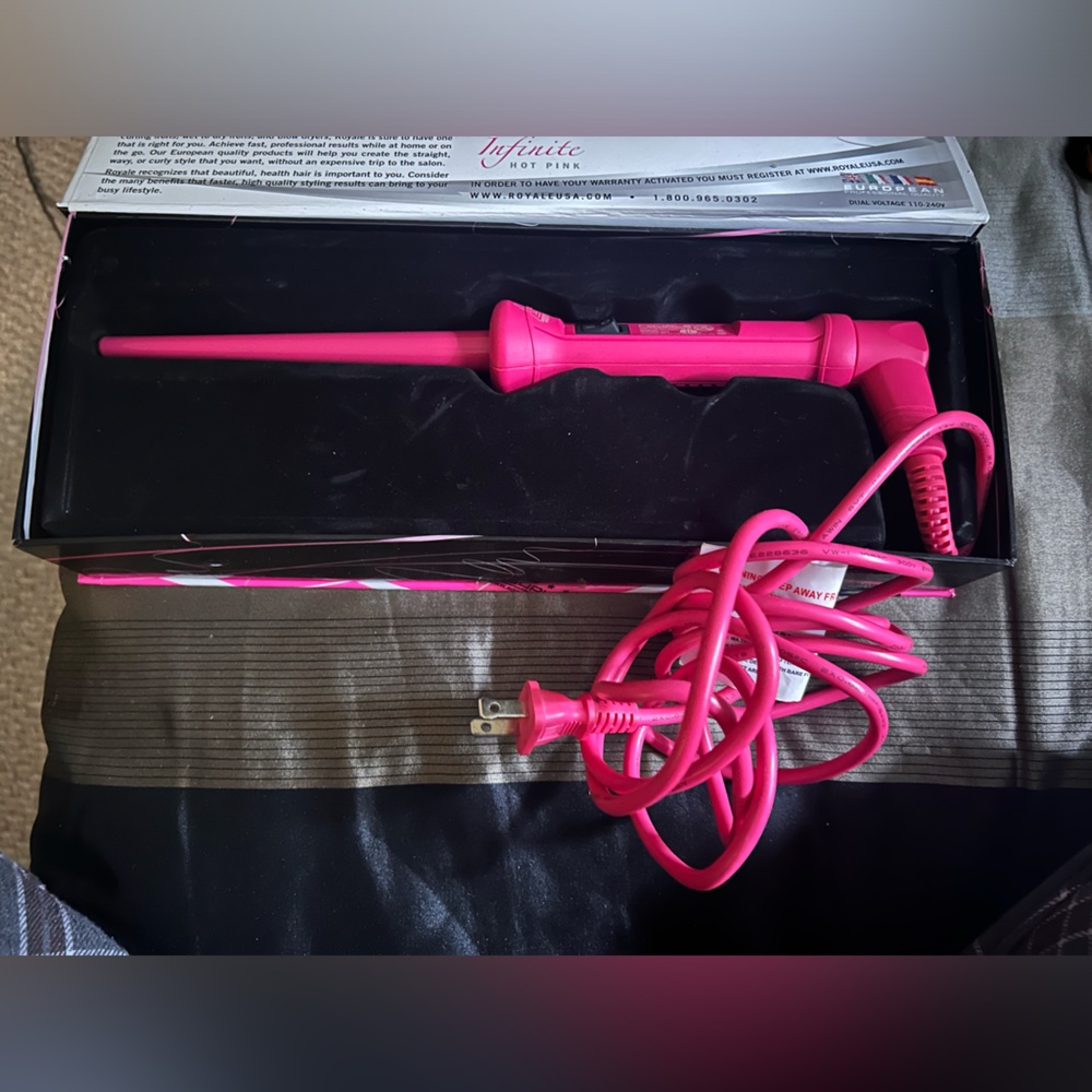 Brand New. Curling Wand